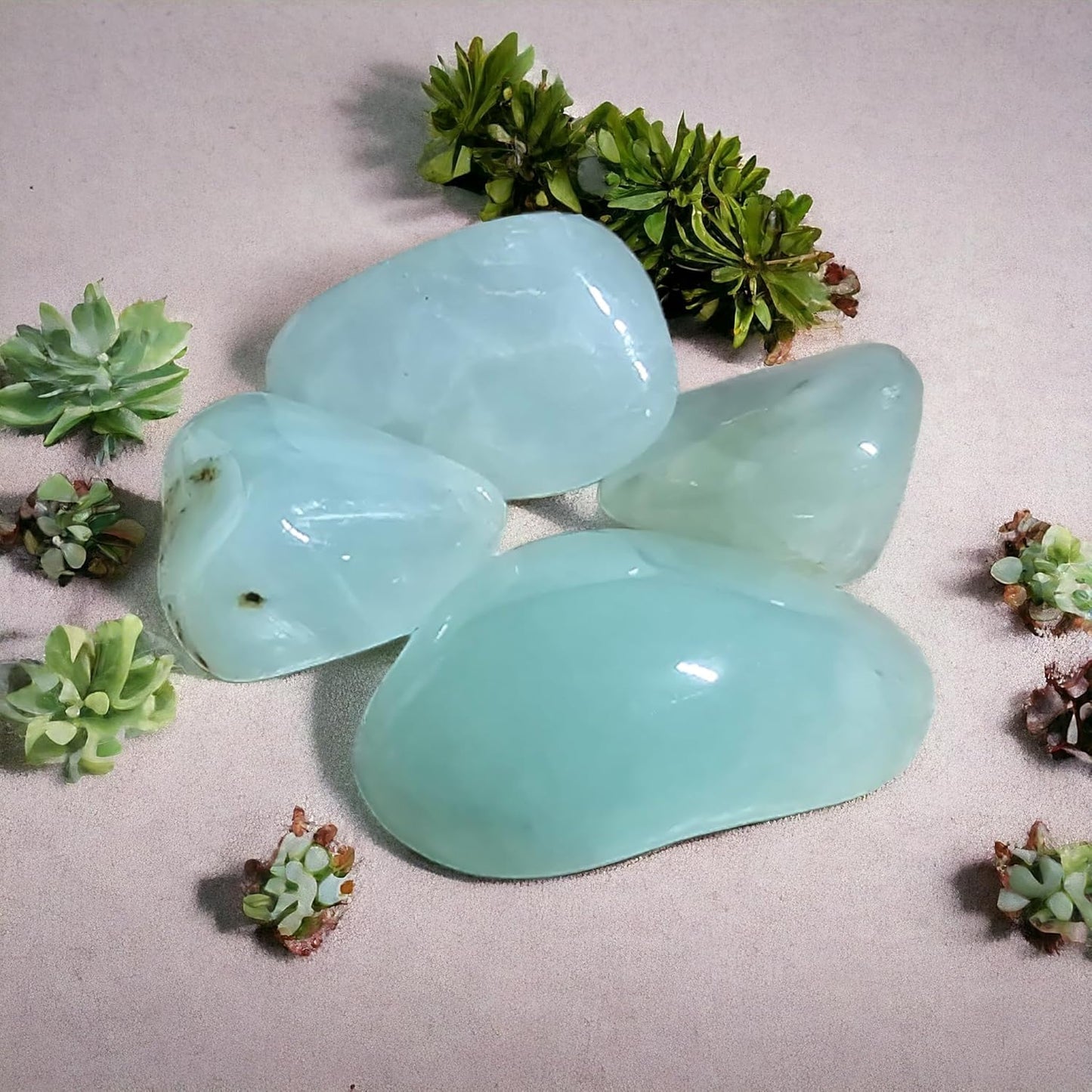 Set di 4 pietre naturali - da 1 a 2,5 CM - Utilizzabili nella decorazione, nei rulli massaggianti e per ricaricare con oli essenziali - ideali per la meditazione e il benessere (Prehnite)