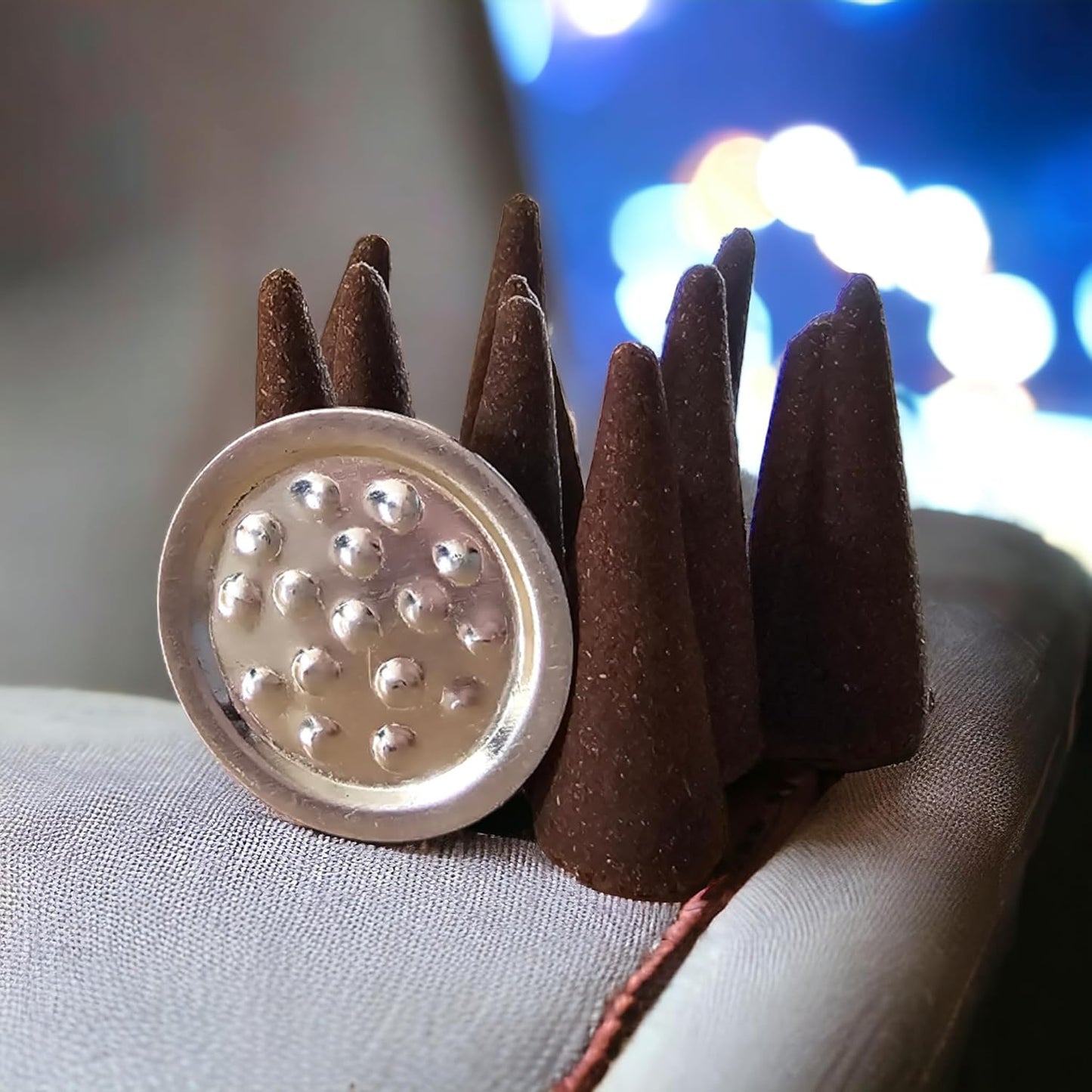 Set di 12 Coni di Incenso per la Meditazione, il Rilassamento e l'Equilibrio - Realizzati artigianalmente - Varie Fragranze per Ogni Momento (Convivialità)