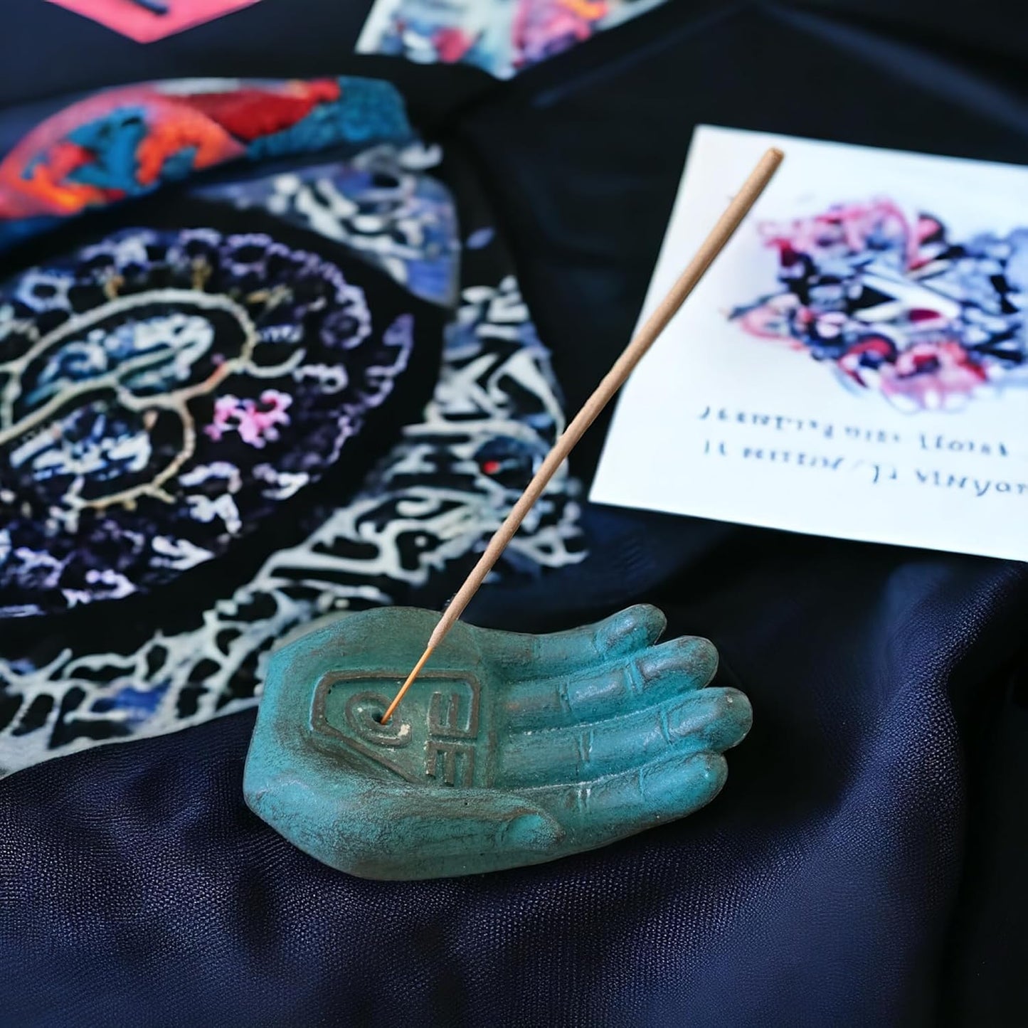 Bruciatore di incenso a forma di mano - Strumento di meditazione e serenità, ispirato ai riti indiani - Bruciatore a bastoncino o cono (Energia della Terra)