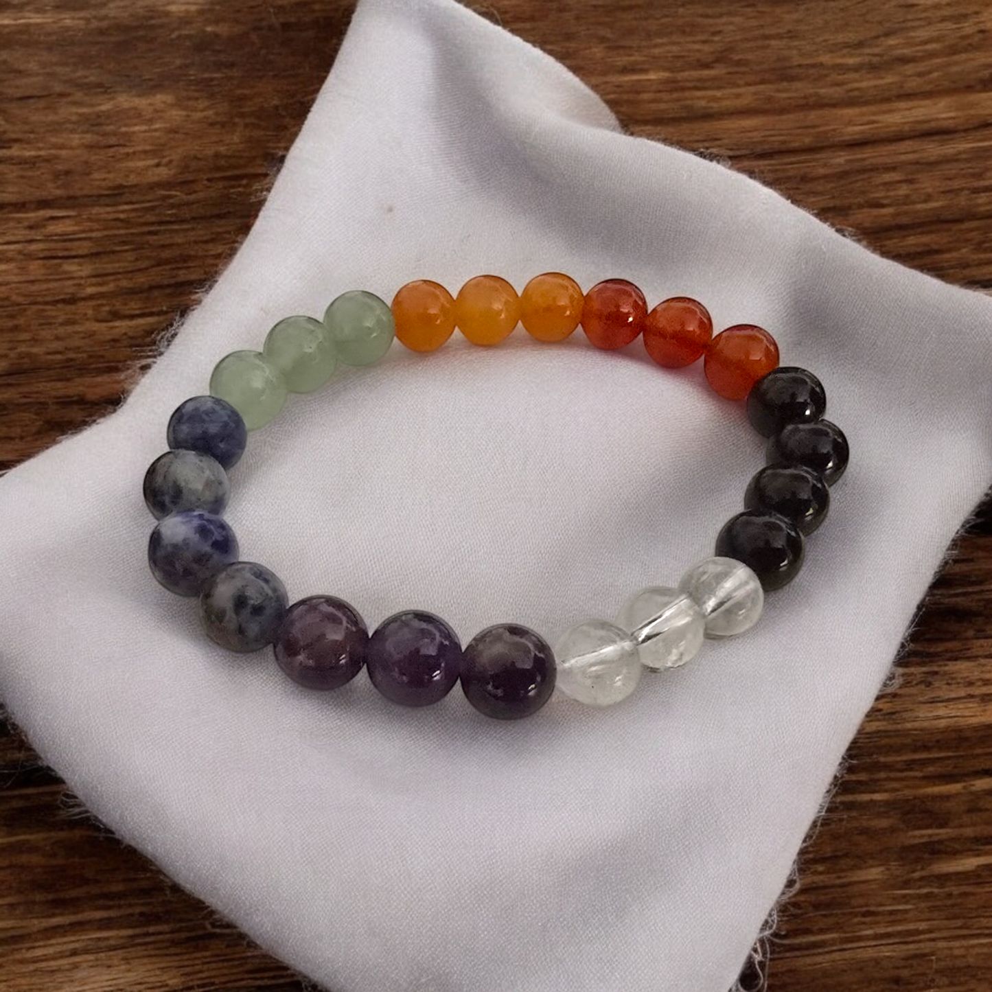 Bracciale elastico realizzato con perline di pietra Chakra