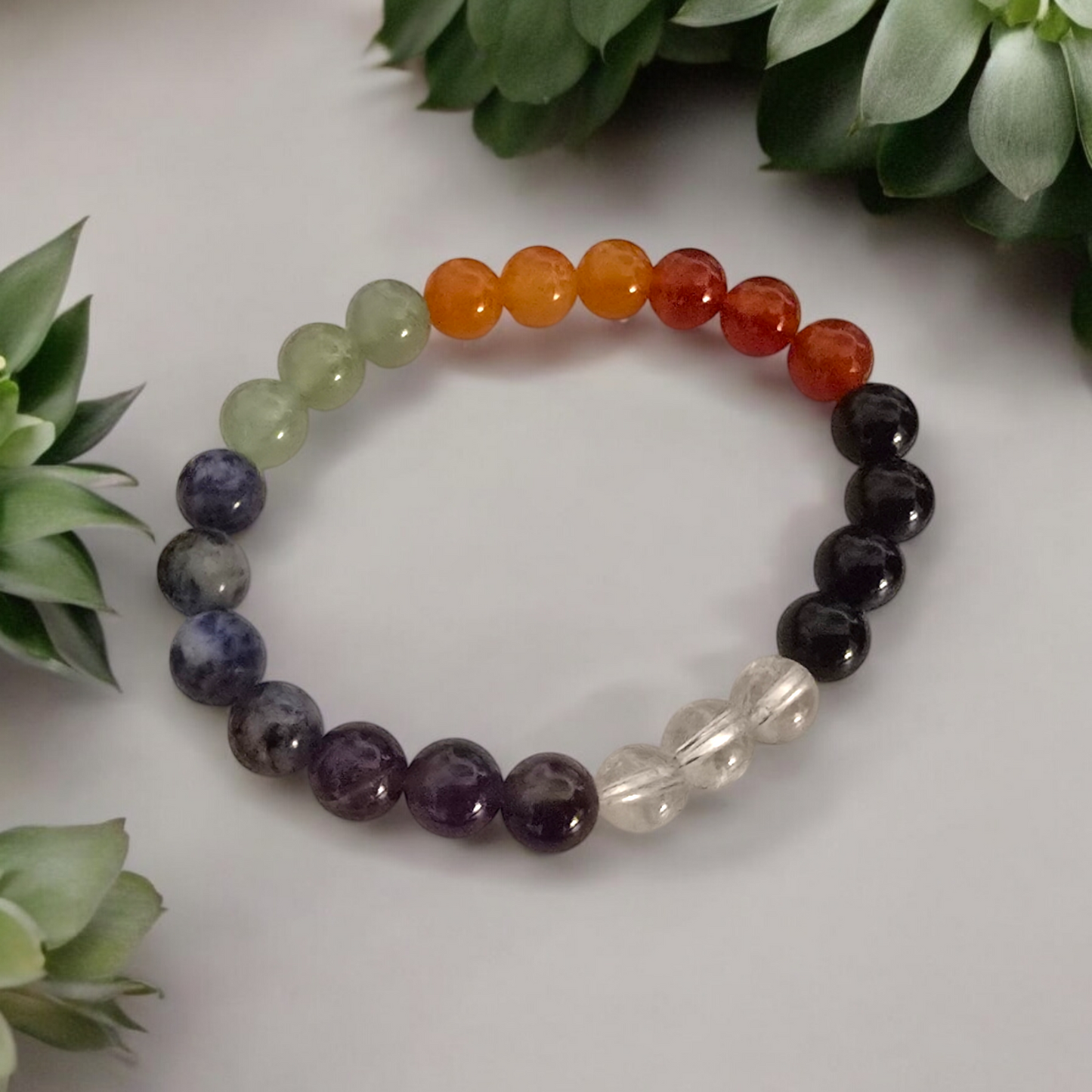 Bracciale elastico realizzato con perline di pietra Chakra