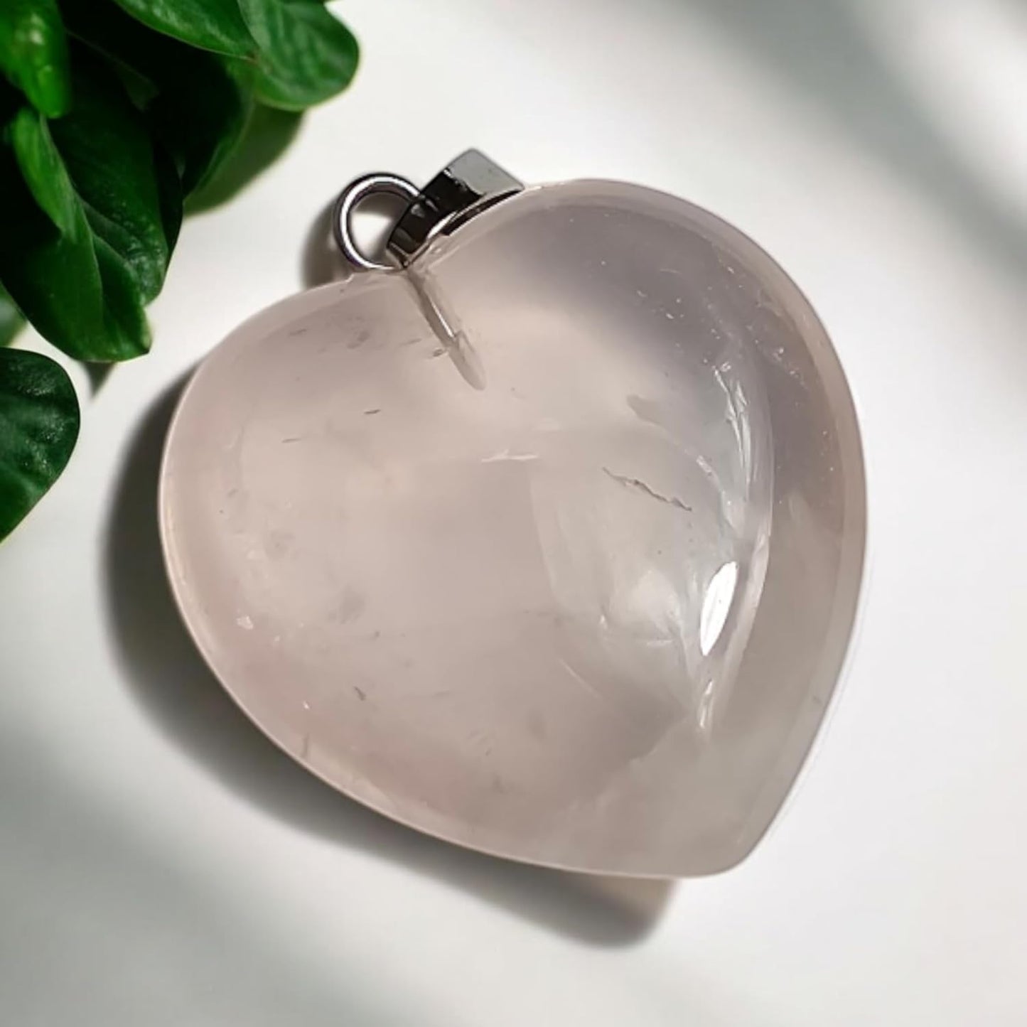 Ciondolo in pietra naturale - a forma di cuore con occhiello per catena - Pietre naturali, ciondolo elegante - Zen, equilibrio, armonia - gioiello ideale, universale (quarzo rosa 25 mm)
