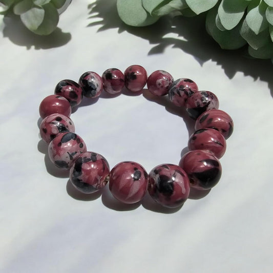 Bracelet Perles Porcelaine Rose & Décorations Noires et Blanches