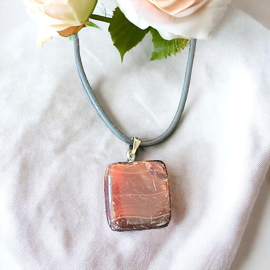 Collier avec Pendentif en Pierre Naturelle - Énergétique et Harmonie - Pierre Unique - énergie - zen - spirituel - chakras (Agate Rouge)