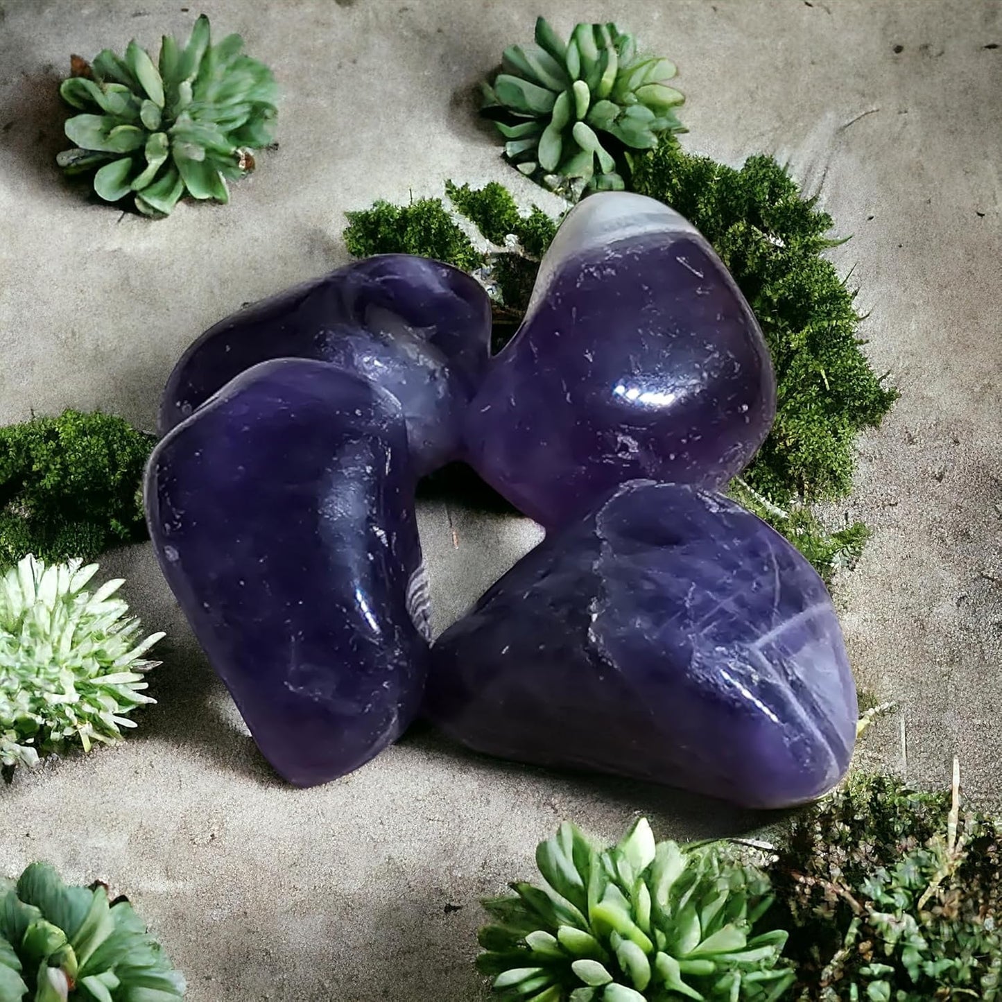 Set di 4 Pietre Naturali - da 1 a 2,5 CM - Utilizzabili nella decorazione, nei rulli massaggianti e per ricaricare con oli essenziali - ideali per la Meditazione e il Benessere Ametista Viola